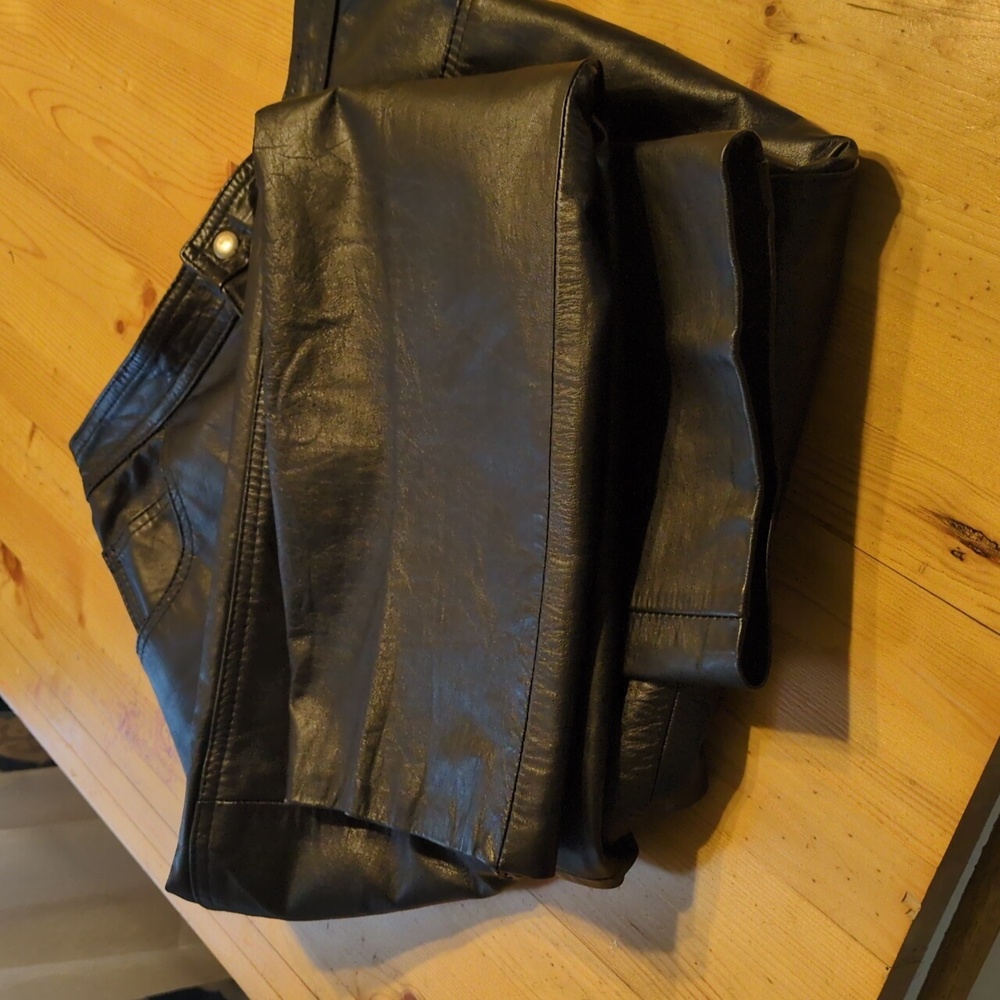 Vintage Chic: LA ROXX 1990's Black Leather Pants with Barrel/Balloon Legs - Picture 4 of 14